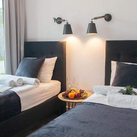 Marina Mietkow Hotel Dominice Buitenkant foto